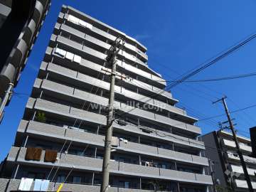 エスリード江坂の外観（南側から）