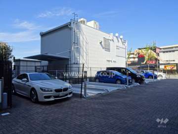 敷地内駐車場（屋外平面式および機械式）