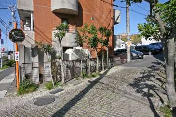 駐車場出入り口