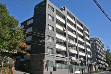 ロイヤルクレスト天白土原の外観(西側から)