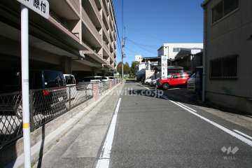 敷地南東側の前面道路