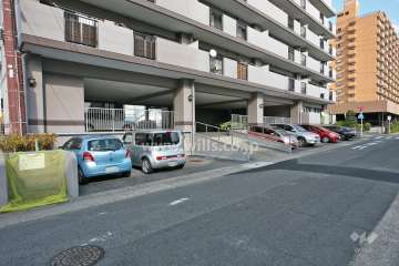 敷地内駐車場（屋外平面式）