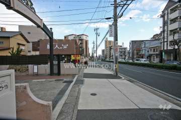 敷地南東側の前面道路