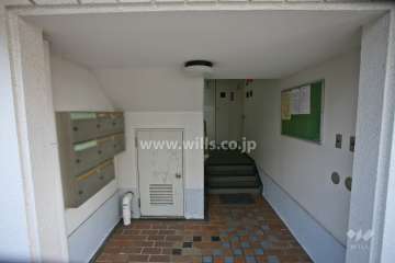 住戸入り口(共用ポスト)