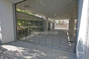 屋内に設けられた駐輪場