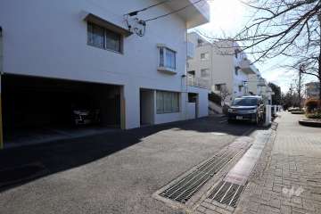 敷地内駐車場（屋内平面式、屋外平面式）