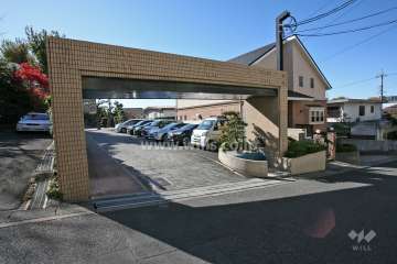 駐車場出入り口