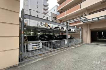 敷地内屋外機械式駐車場