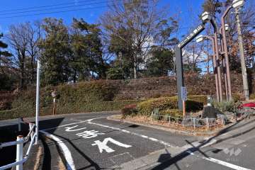 敷地北側の前面道路
