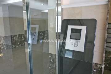 エントランスはオートロック付きです。