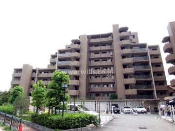 ザ・ステイツ吹田クスノキ館の外観(北側から）