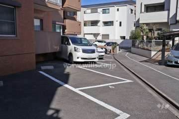 敷地内駐車場（屋外平面式）