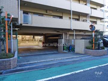 駐車場の出入り口