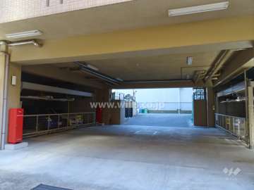敷地内駐車場（屋内機械式）
