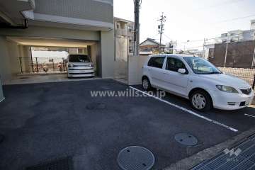 敷地内駐車場（屋内平面式）