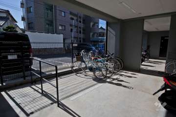 駐輪場とバイク置場