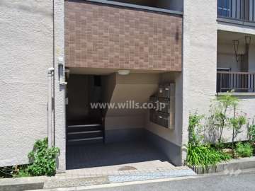 住戸入口（共用ポスト）