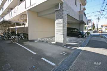 敷地内駐車場（屋外平面式）