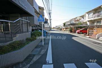 敷地北西側の前面道路