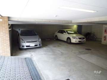 敷地内駐車場（屋内平面式）