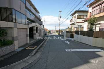 敷地北側の前面道路