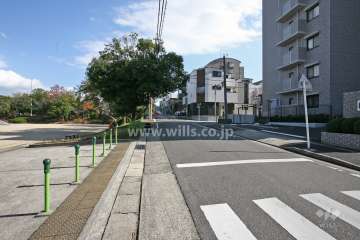 敷地北側の前面道路