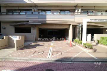 駐車場出入り口