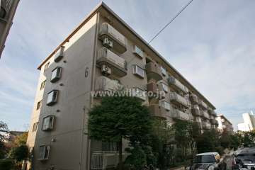 サンハイツ鍋屋上野6号棟の外観(南西側から)