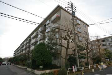 サンハイツ鍋屋上野6号棟の外観(西側から)