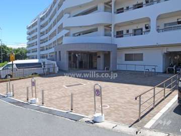 エントランス前の広場