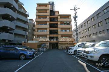 ライオンズマンション東白壁の外観（北側から）