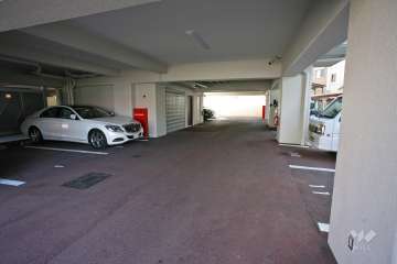 敷地内駐車場（屋内平面式）