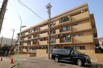 ダイアパレス東白壁D棟の外観（南東側から）