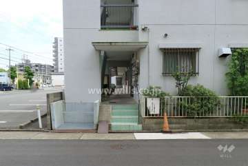 敷地入り口