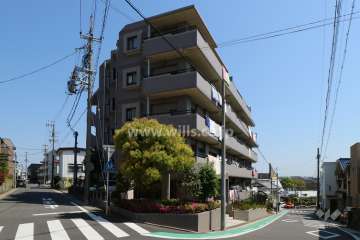 ダイアパレス外山ヒルズの外観(南西側から)