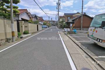 敷地北側の前面道路