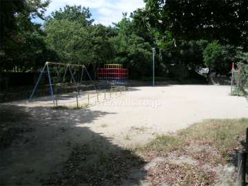 2号棟のすぐ西側にある公園