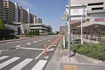 敷地北側の前面道路
