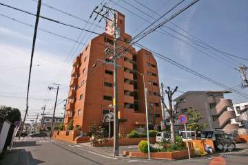ライオンズマンション菊住の外観(北東側から)