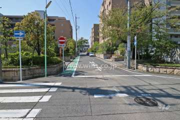 敷地東側の前面道路