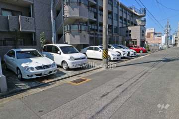 敷地内駐車場（屋外平面式）