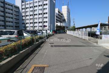 敷地北側の前面道路