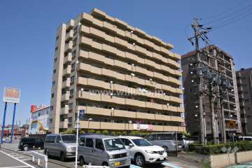 三旺マンション名南の外観(南西側から)