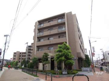 ザ・ステイツ吹田サツキ館の外観(北から)