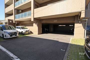 敷地内駐車場（屋外平面式・屋内平面式）