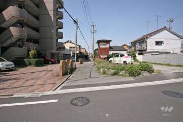 敷地北側の前面道路(東側から)