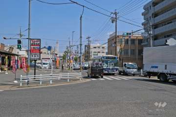 敷地北側の前面道路