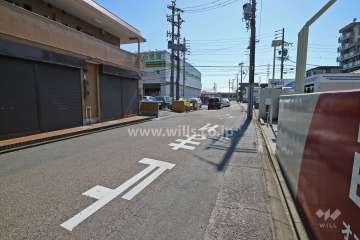 敷地北側の前面道路
