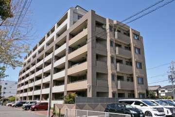 ライオンズマンション大江川緑地の外観(南東側から)