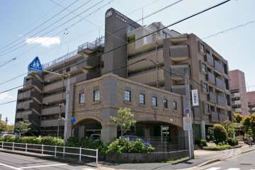 ライオンズマンション大江川緑地の外観(北西側から)